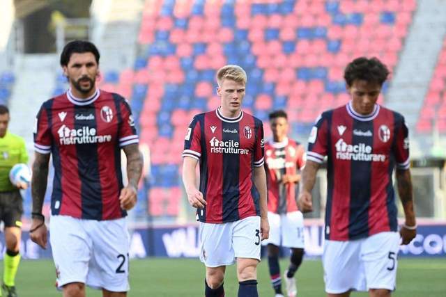 利拉德复出空砍28分 步行者大胜4-2淘汰雄鹿