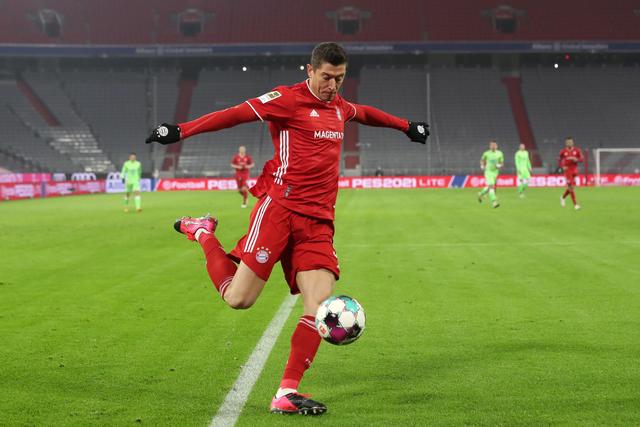 曼联又挖到宝！22岁天才新星踢爆曼城 合同只剩半年